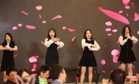 【熱烈慶祝】青島教育咨詢有限公司8周年慶典演出活動正式拉開序幕!