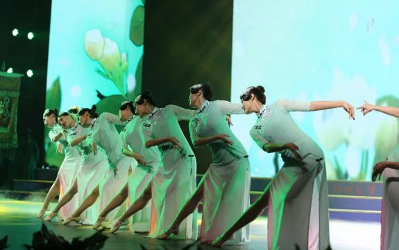 青島生物工程有限公司開業(yè)慶典文藝演出